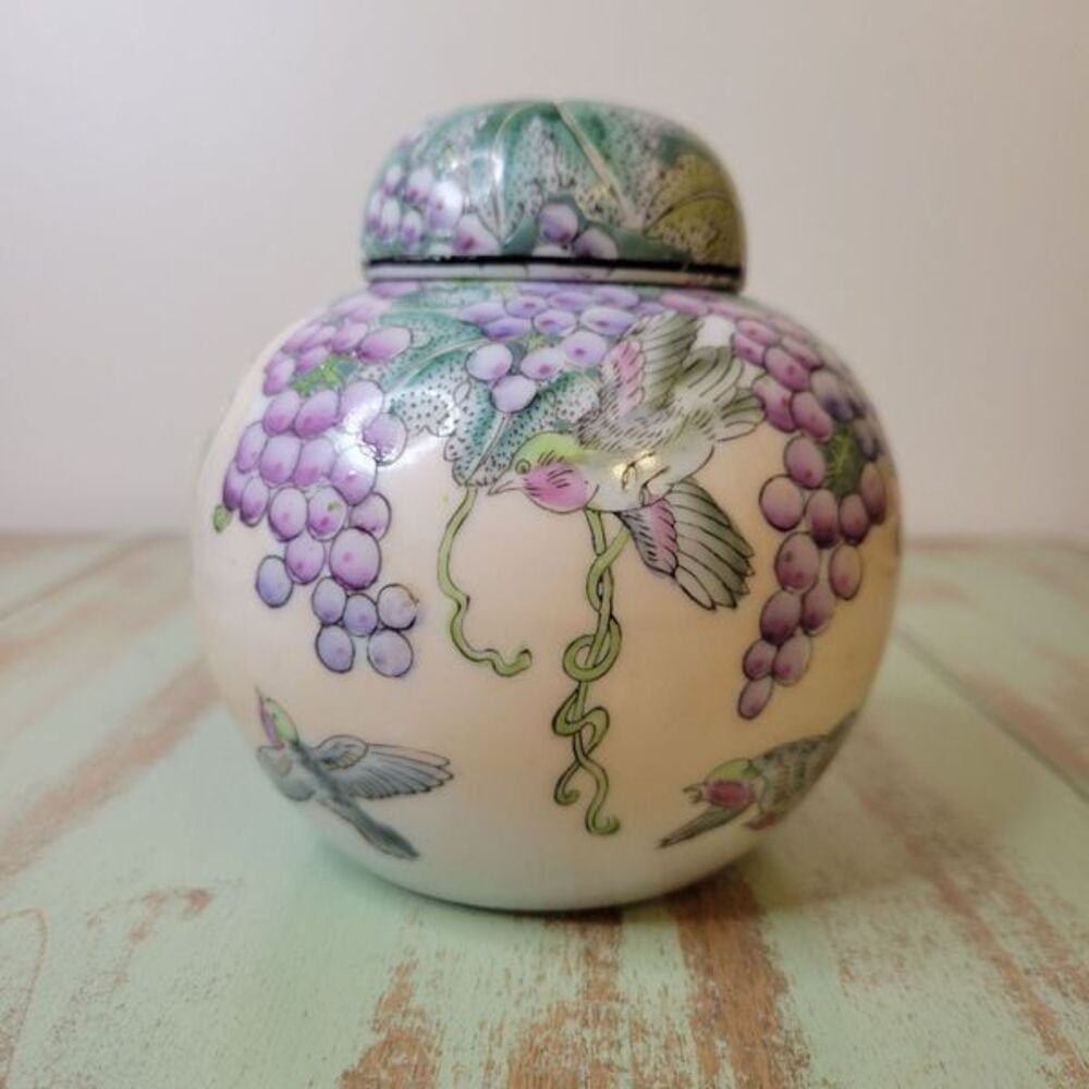Vintage Chinese Porcelain Ginger Jar – Grapes & Birds Design